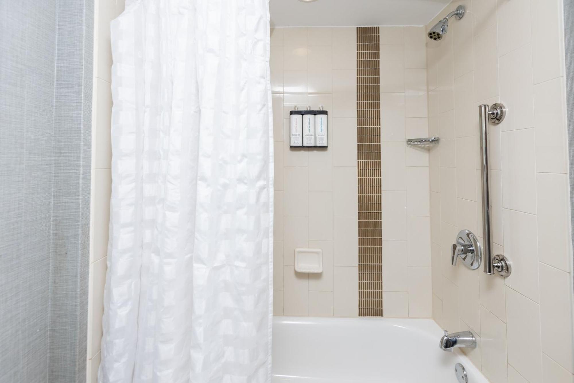 Hyatt Place Atlanta Alpharetta North Point Mall Экстерьер фото